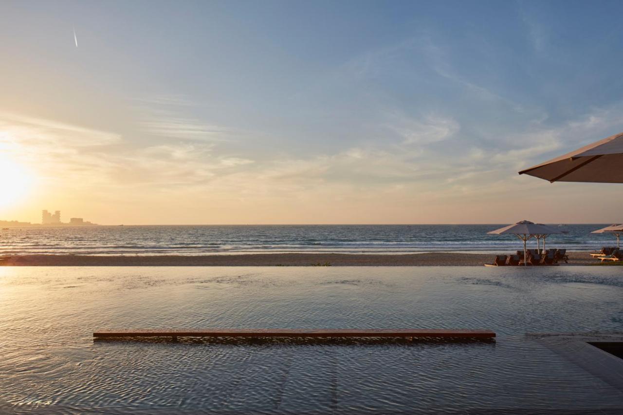 Jumeirah Mina Al Salam Dubai Luaran gambar Sunset at the beach