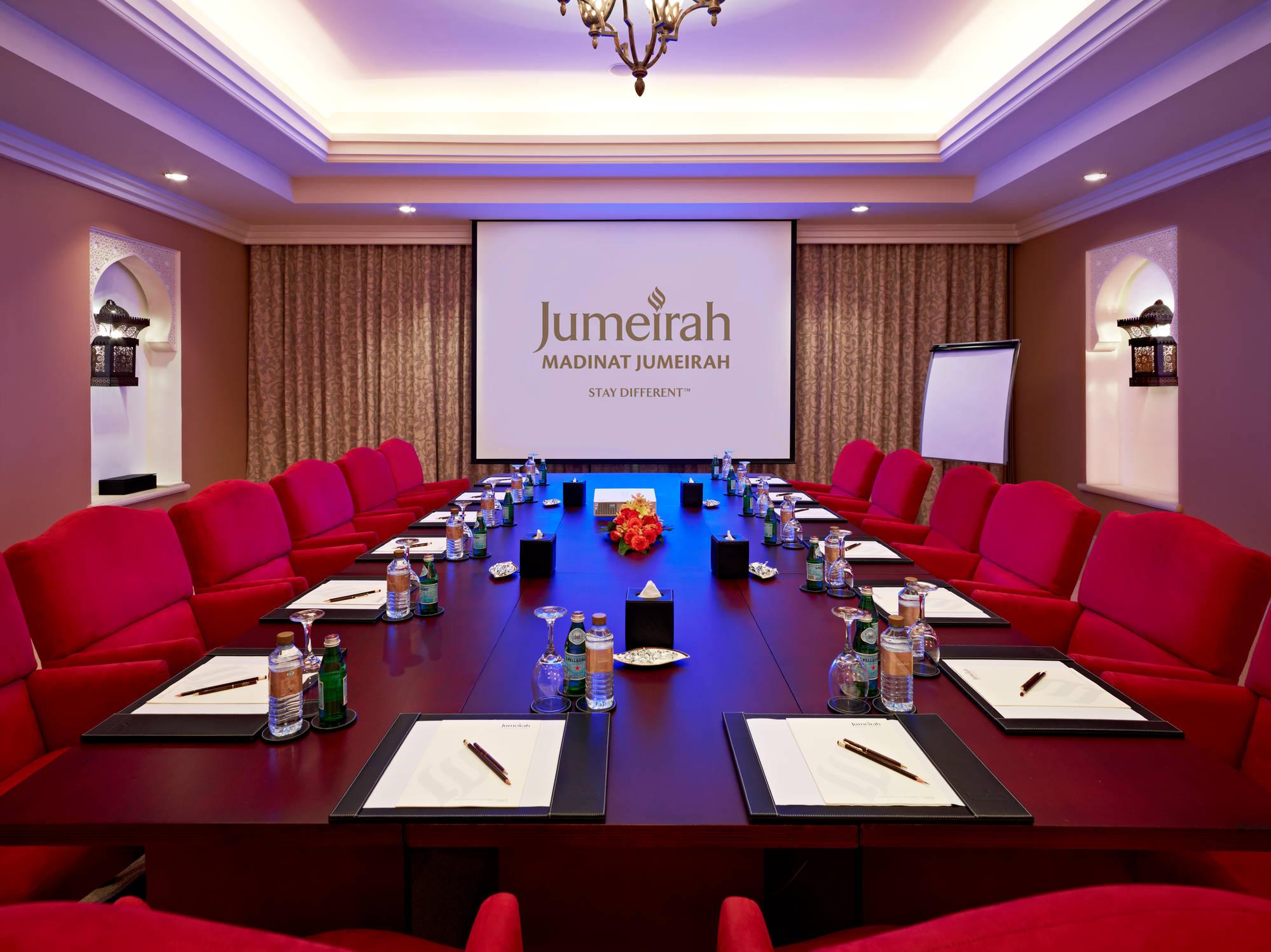 Jumeirah Mina Al Salam Dubai Luaran gambar Meeting room