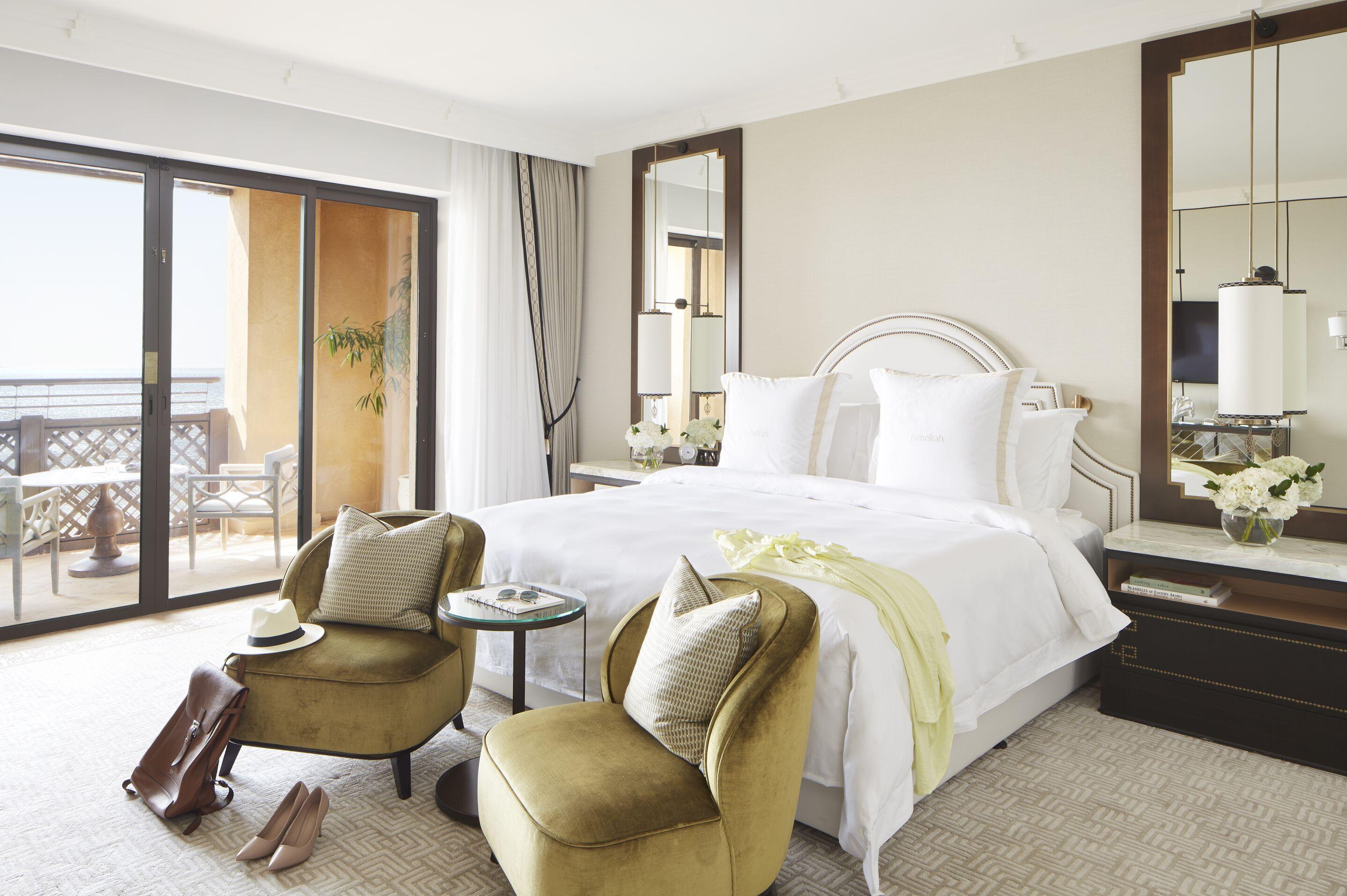 Jumeirah Mina Al Salam Dubai Luaran gambar A bedroom at The St. Regis